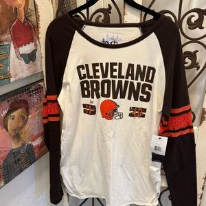 NWT OFFICIAL NFL TEAM APPAREL CLEVELAND BROWNS LONG SLEEVE T SHIRT.